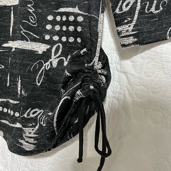 BROCHURE Black and Grey Graphic Pull Side Top, Size Medium-#346 - Picture 6 of 8